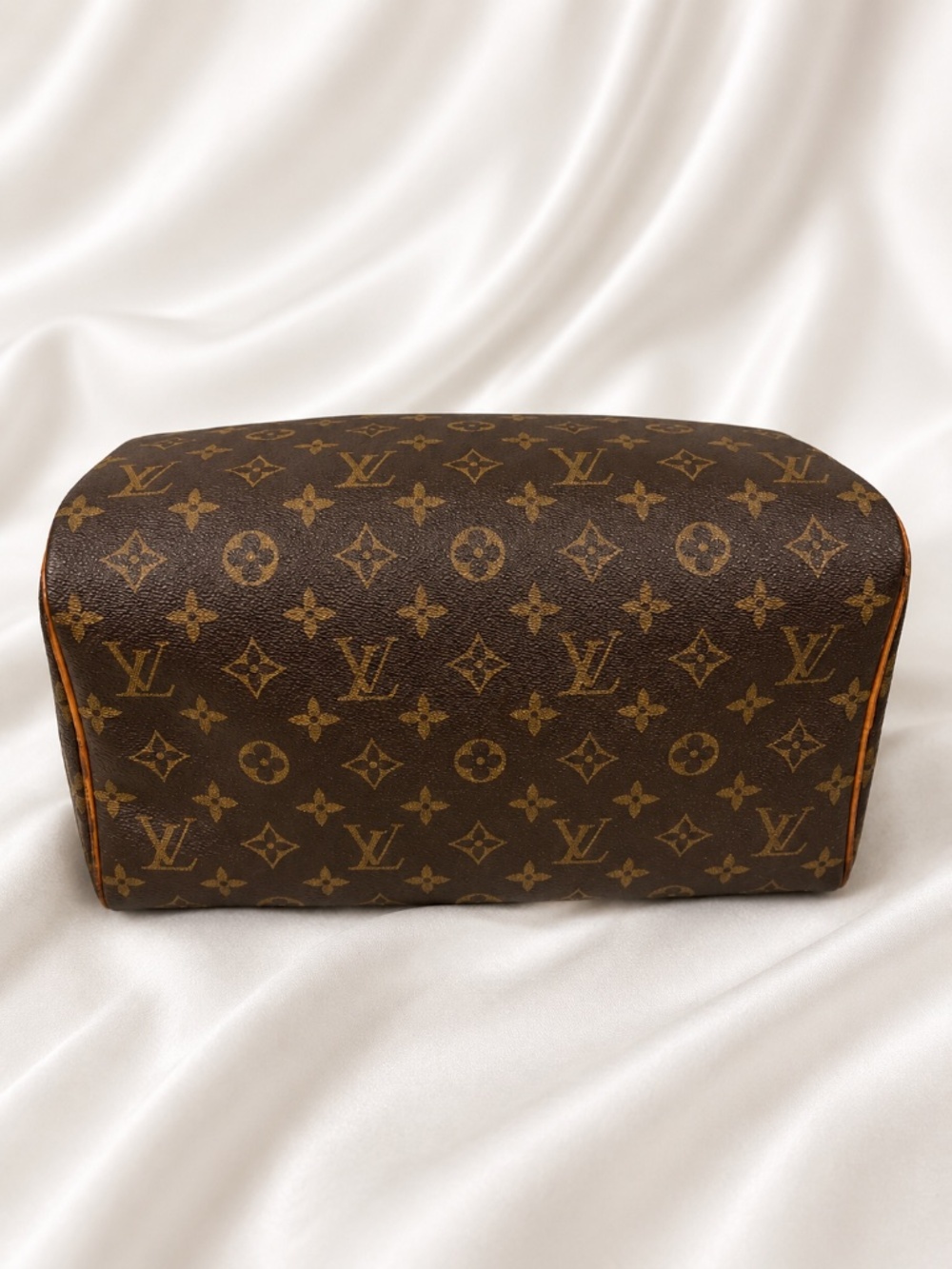 Louis Vuitton Speedy 30 Monogram Handbag - Picture 7 of 16